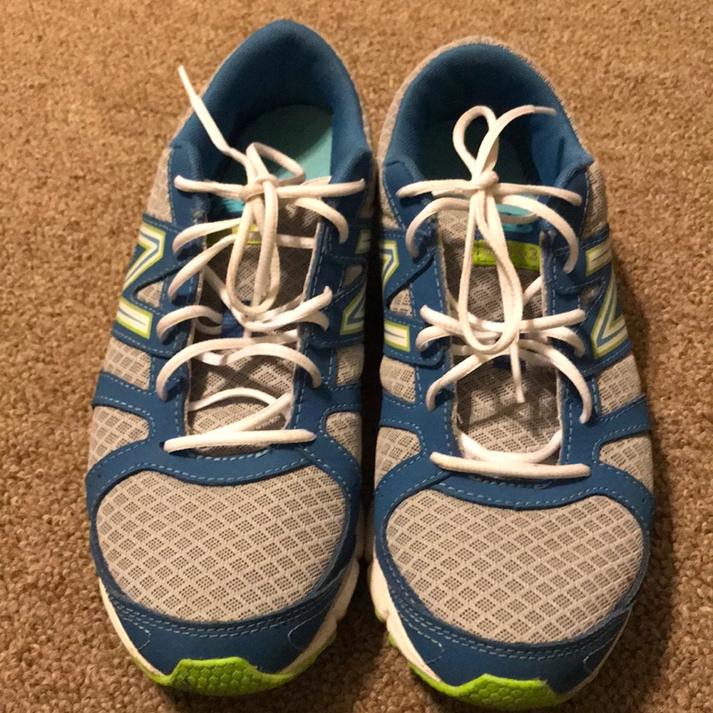 New Balance Tennis Shoes